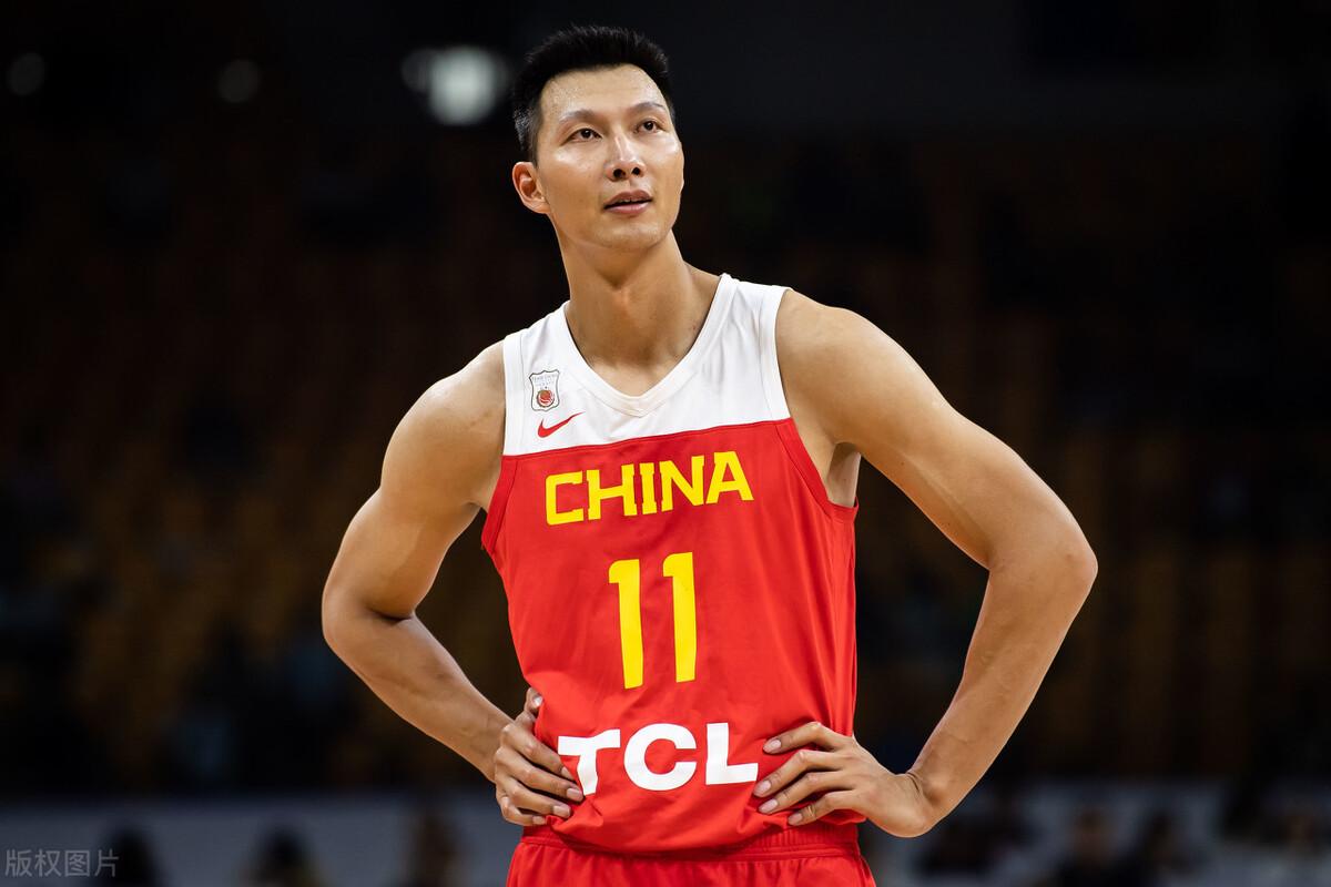 爱游戏娱乐-深圳队碾压火箭，易建联惊艳四座